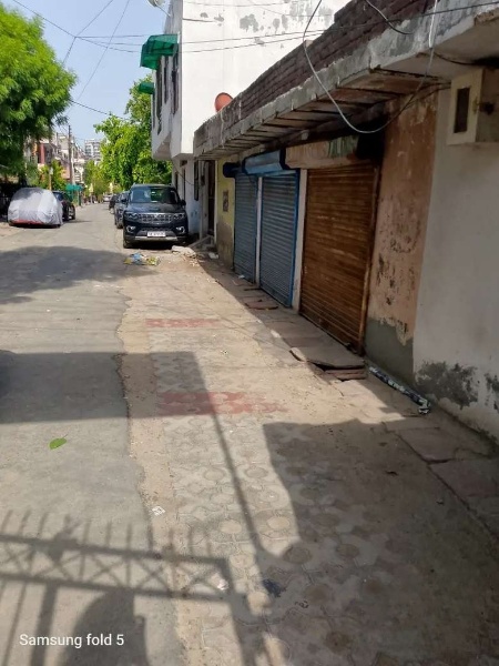 "Perfect Location: Commercial Shop for Rent in Lajpat Nagar Sahibabad A Block" - Commercial Shops in India