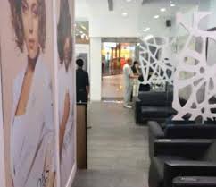 Looks Salon| Best Salons in Chandigarh | Top Salons in Chandigarh - Health & Wellness Centres in Chandigarh