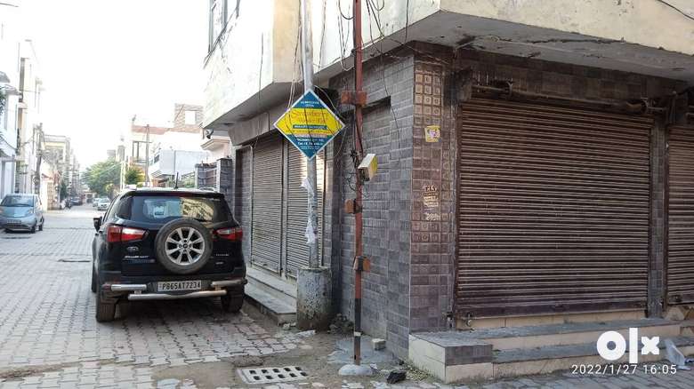 "Prime Corner Shop for Rent: Ground Floor Near Highway in Zirakpur" - Commercial Shops in India