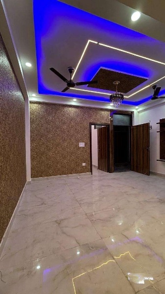 "Spacious 2 BHK Semi-Furnished Flat in DLF Ankur Vihar, Loni – 700 Sq. Ft. of Comfort" - Flats & Apartments in India