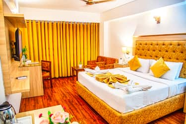 3.8Very Good(5831 Ratings)  Hotel Sun Park  In Zirakpur | 12.0 km from Chandigarh city centre | 9.6 km fr - Travel Influencers in India