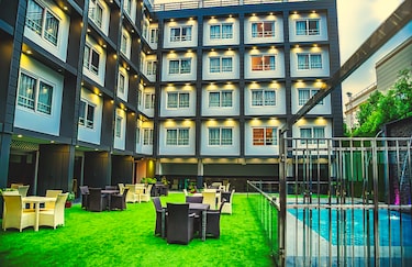 3.8Very Good(5831 Ratings)  Hotel Sun Park  In Zirakpur | 12.0 km from Chandigarh city centre | 9.6 km fr - Travel Influencers in India