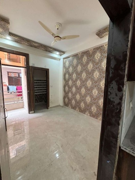 Spacious 2 BHK Flat in DLF Ankur Vihar - 75 Gaj Size" - Flats & Apartments in India